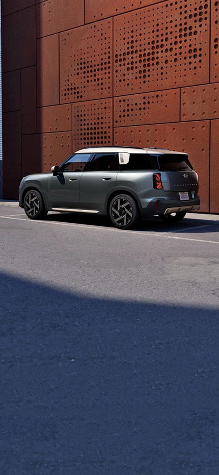 MINI COUNTRYMAN.